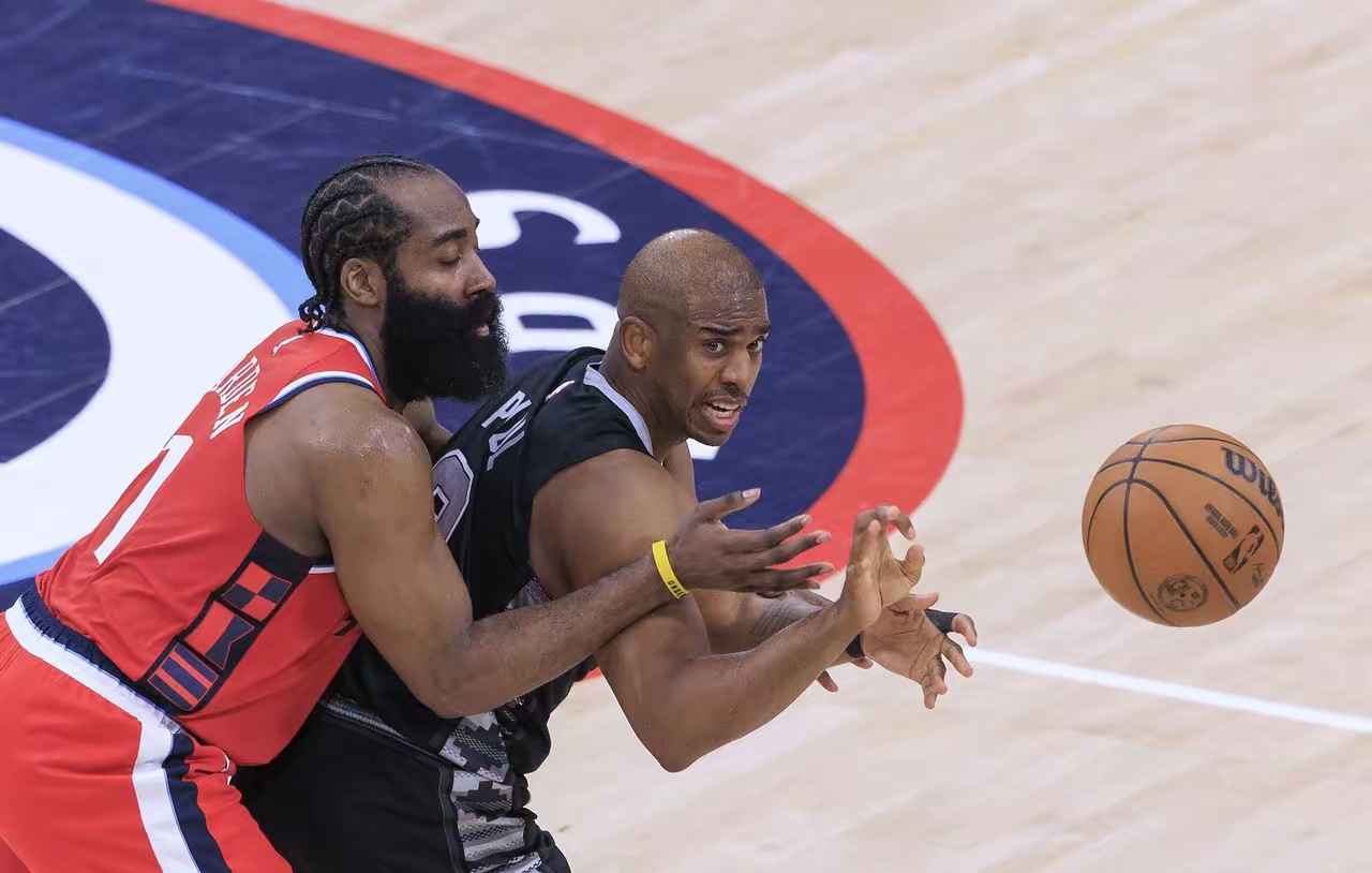 洛杉矶快船发布备战花絮；赛前再遭质疑；NBA季后赛任务艰巨；资深球员宣示担当的简单介绍